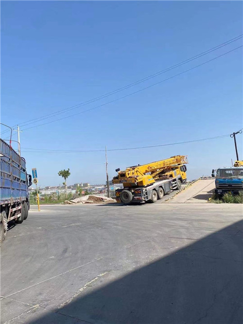 坊子区25吨吊车的租赁价格大概是多少？