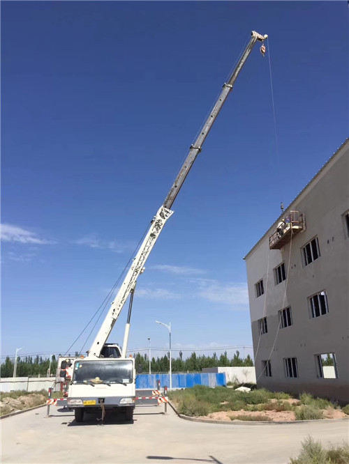 坊子区“轻装强干”—— 吊车的 “轻量化臂架” 技术